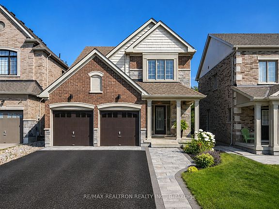 3rd image of 58 Sharonview Cres
