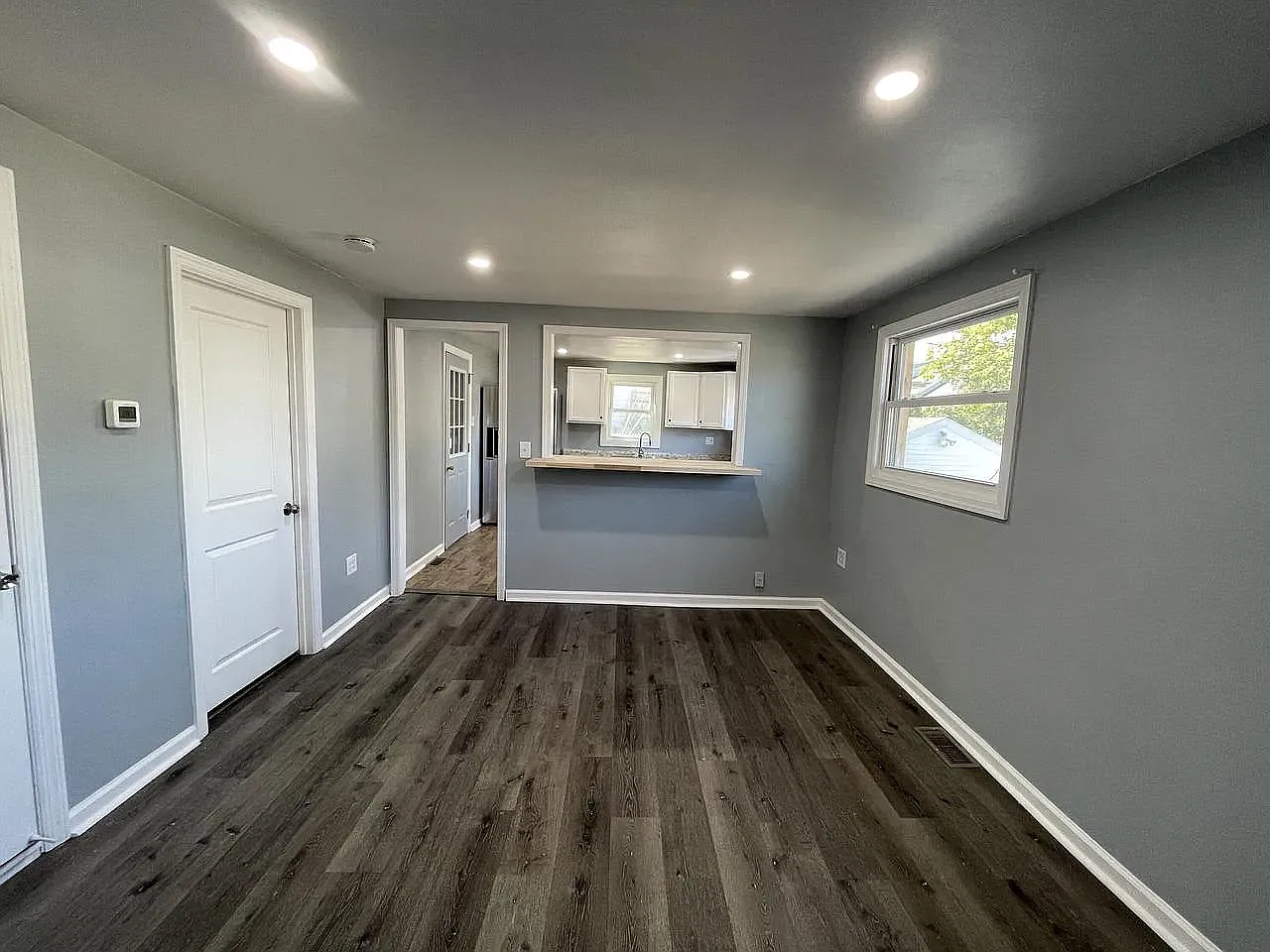 2 bed, 1.5 bath, 1100 sqft, $2,000 — Photo 2