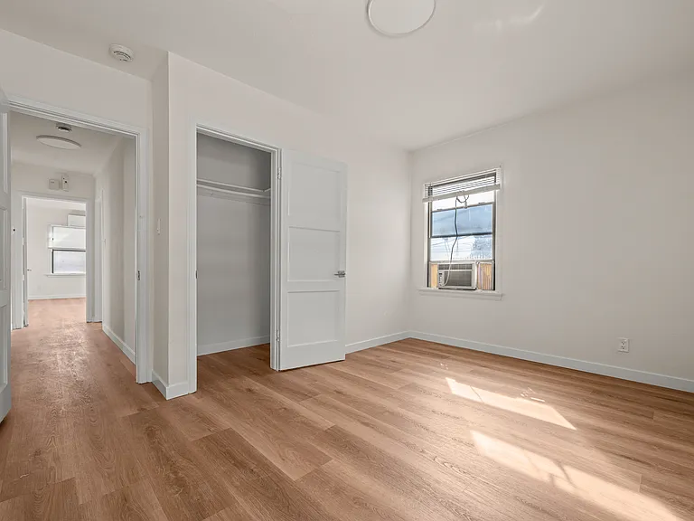 5055 Huntington Dr N #C — Photo 18