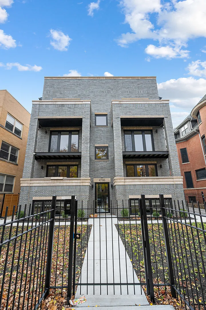 Building Photo - 4706 N Malden St #3NORTH