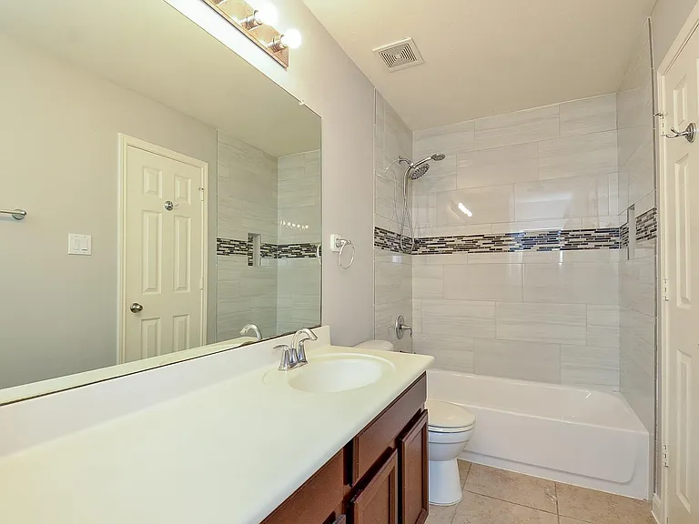 24514 Springwood Glen Ln — Photo 23