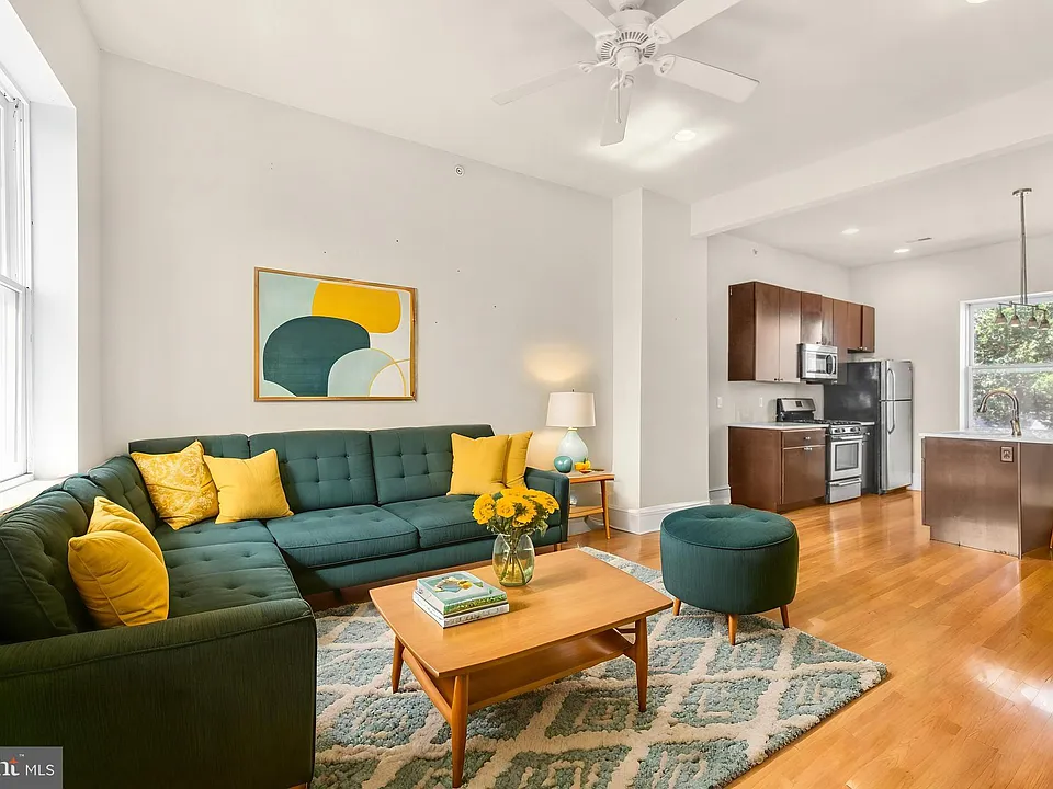 2136 E Dauphin St #301