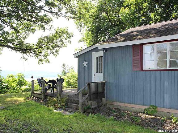 4th image of 47 Herman Dr