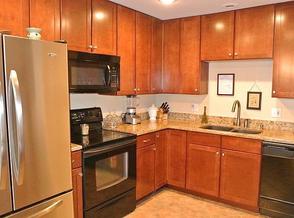 4th image of 5400 Astor Ln APT 215