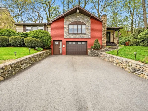460 Lake Ave, Worcester, MA 01604