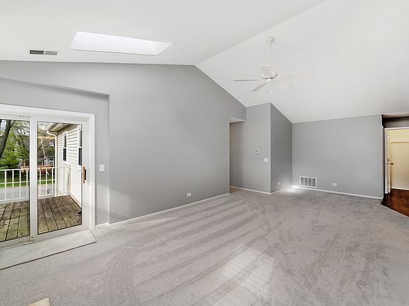 3rd image of 12 Aberdeen Ct Unit Z2