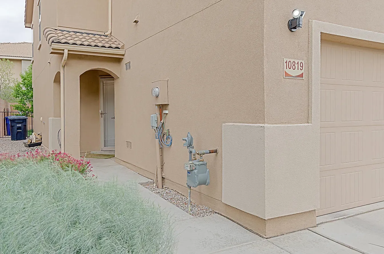 2 bed, 2.5 bath, 1791 sqft, $2,400 — Photo 2