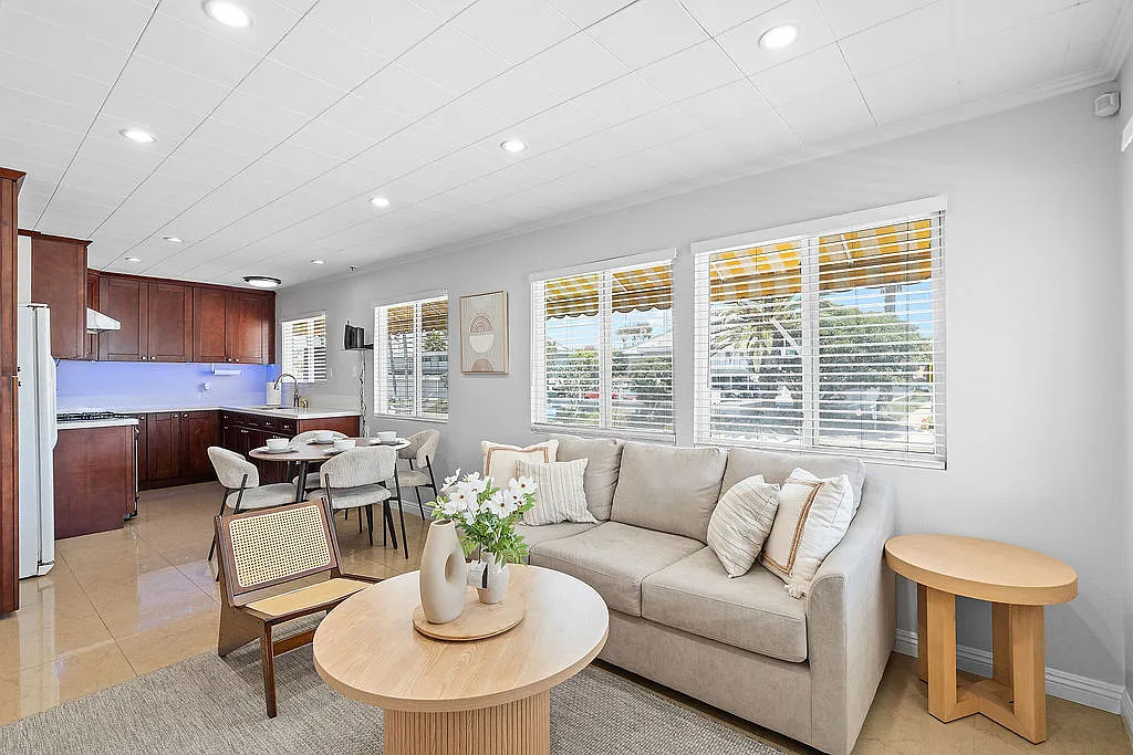 2 bed, $6,500 — Photo 1