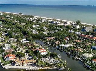 902 Kings Crown Dr, Sanibel, FL 33957