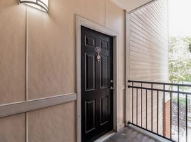 12913 Centre Park Cir