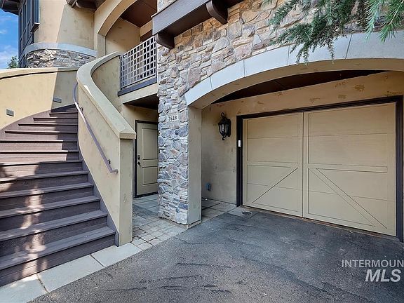 3rd image of 3628 N Prospect Way