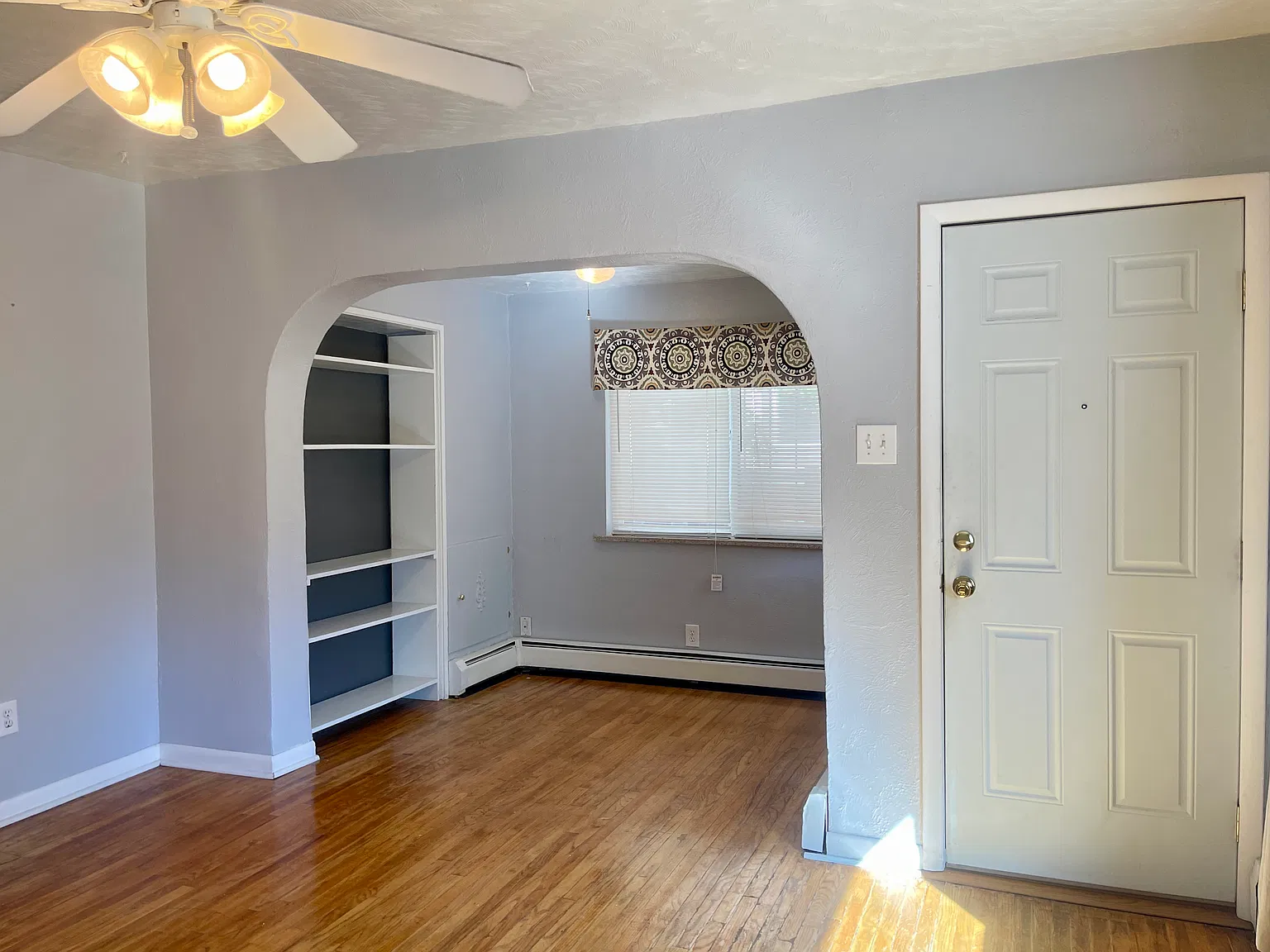 1 bed, 900 sqft, $1,899 — Photo 4