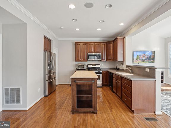 5th image of 18037 Densworth Mews