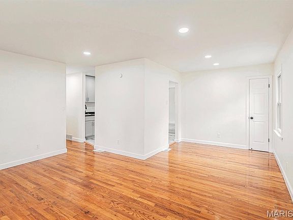 2nd image of 9807 Eastdell Dr