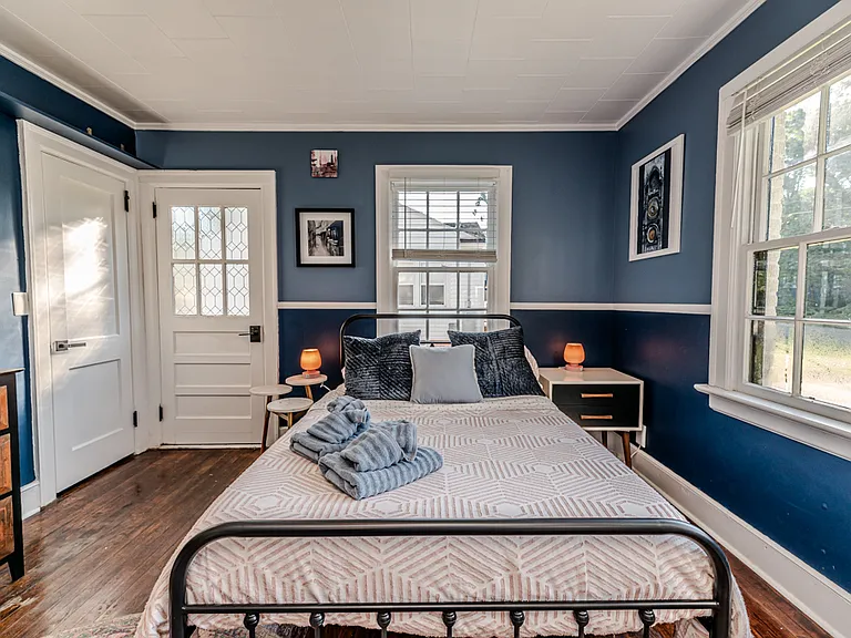 508 W Chisholm St #C — Photo 2