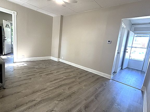 5th image of 201 W Evesham Ave APT A