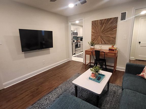 4th image of 3520 Post St APT 2