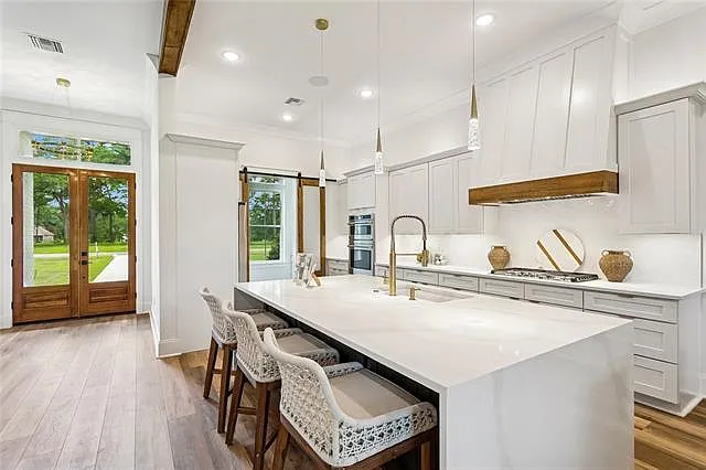 7220 The Woods Ave — Photo 8