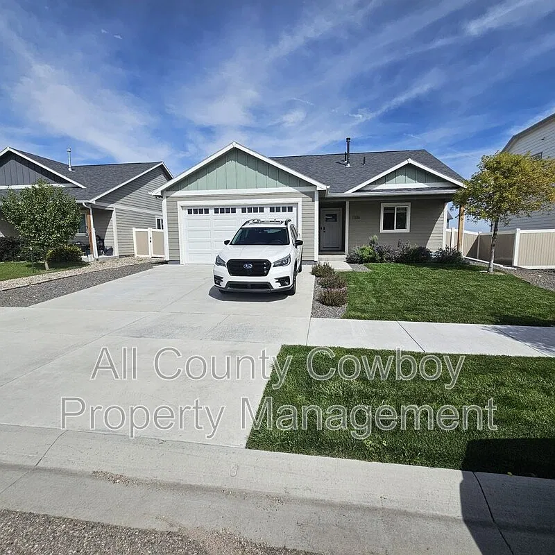 5 bed, 3.0 bath, $2,650 — Photo 2