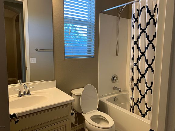 4th image of 297 E Kaibab Dr