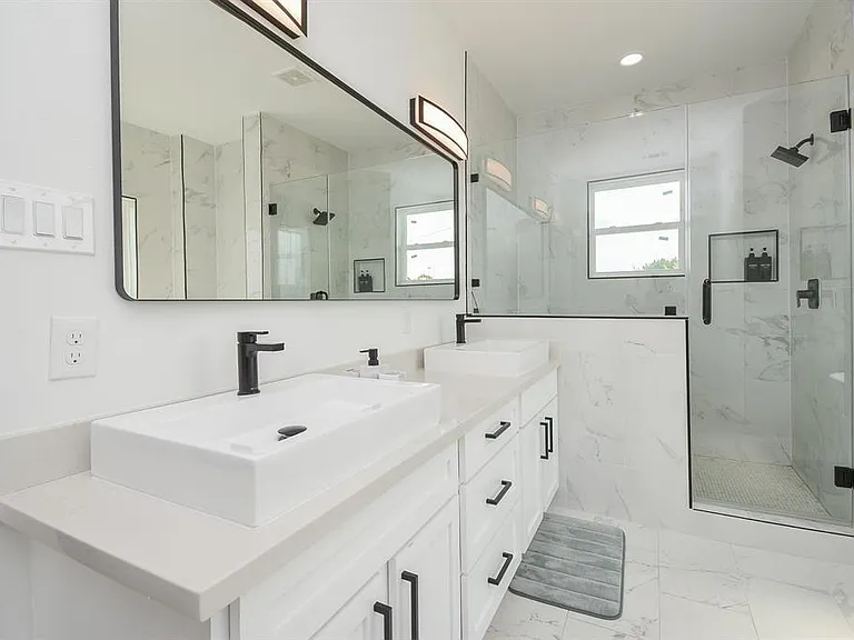 2620 McIlhenny St — Photo 16