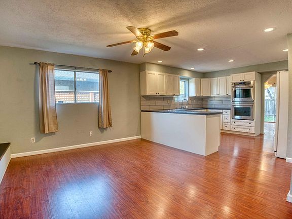 4th image of 2150 Cooley Ave