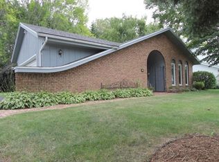 732 Hialeah Dr, Racine, WI 53402