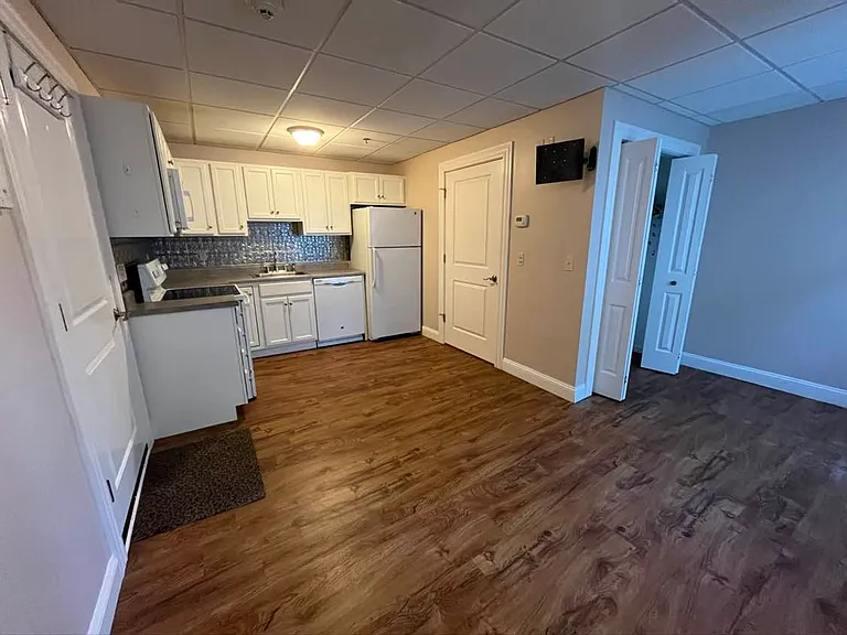 83 Curtis Ave #4 — Photo 3