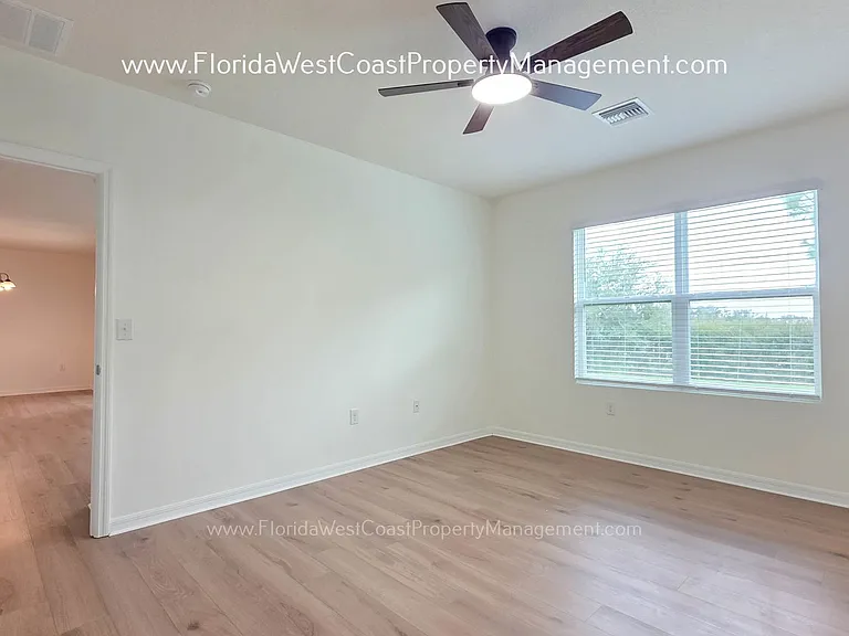 2836 Greenleaf Ter — Photo 17