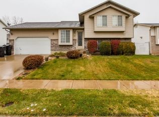 608 N 1300 W, Clinton, UT 84015