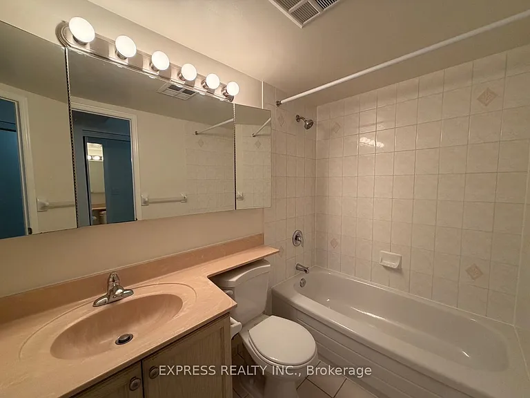 29 Pemberton Ave #LPH06 — Photo 9