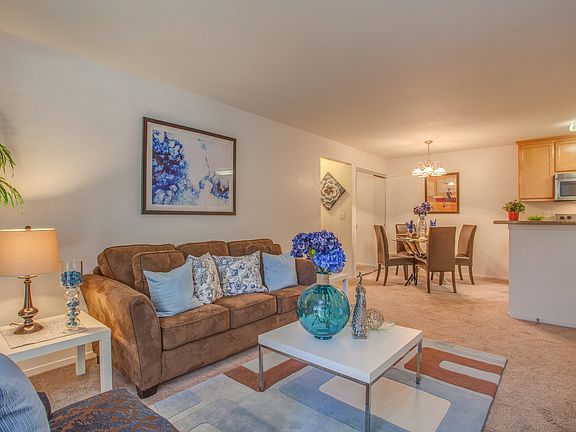 2nd image of 2690 Somerset Park Cir