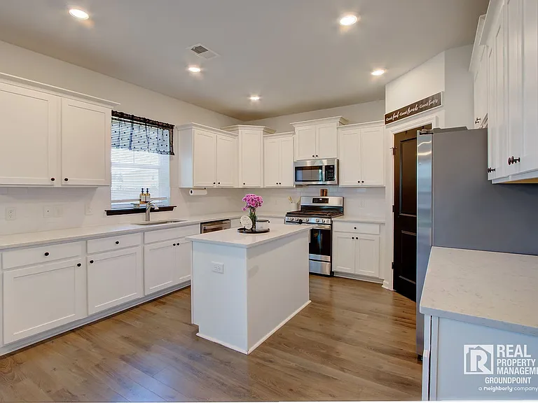 214 Honey Horn Dr — Photo 9