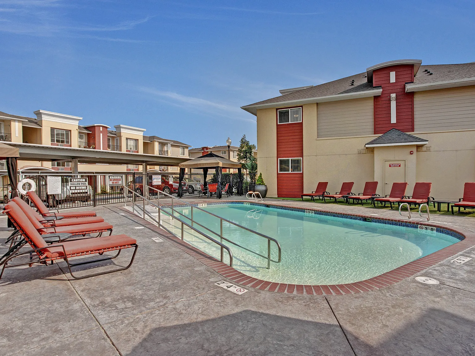 Riverside 9 — Photo 4