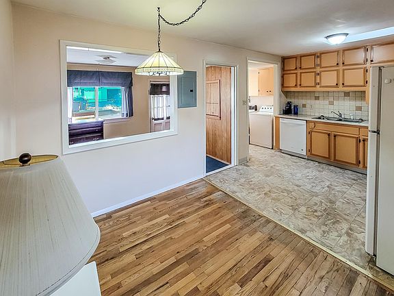3rd image of 1004 Reynolds St