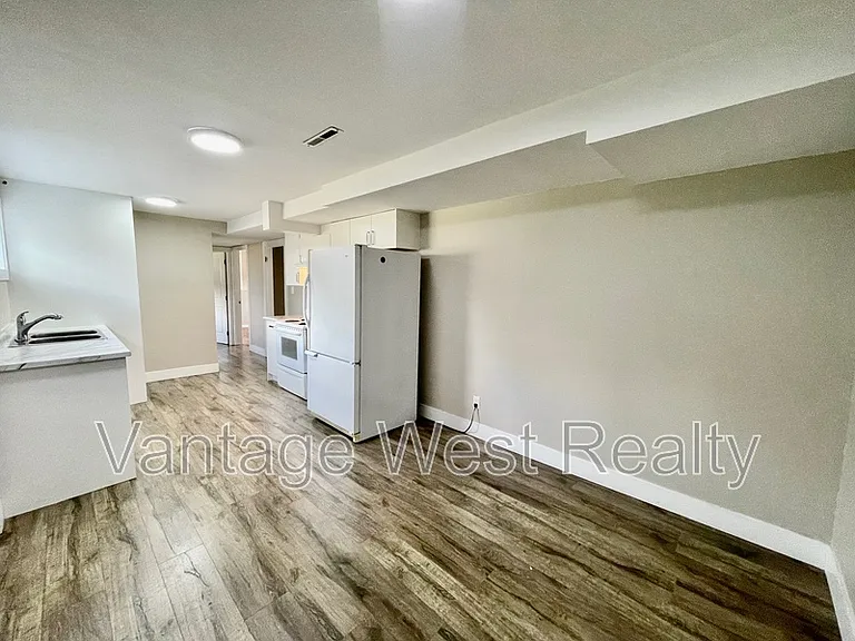 315B Prior Rd S — Photo 5