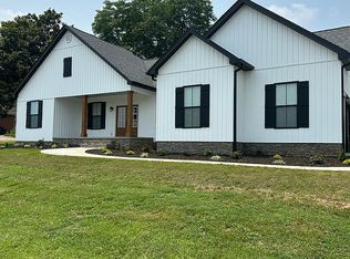 2401 Cindy St, Athens, TN 37303