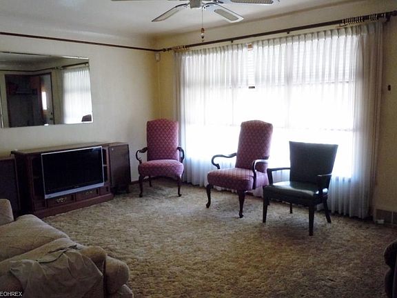 4th image of 21251 Milan Ave