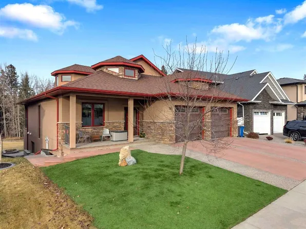 38 S Grove Close, Red Deer, AB T4P 0P4