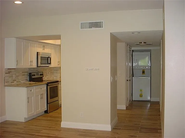 3823 S Maryland Pkwy — Photo 18