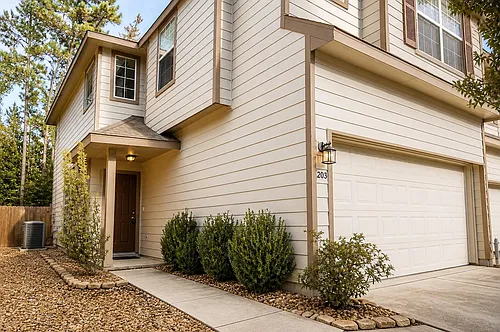 203 N Burberry Park Cir Photo 1