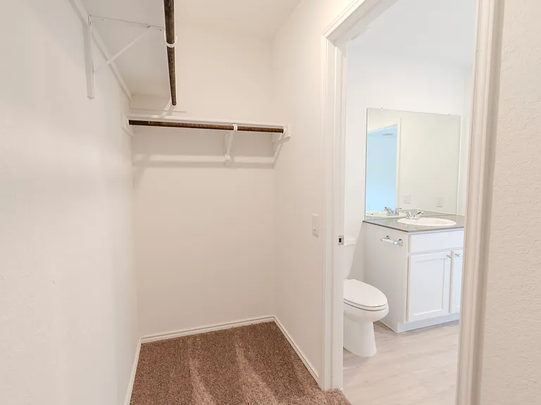 1115 Janzen Rd — Photo 9