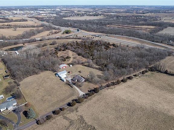 2nd image of 4211 SE Cunningham Rd