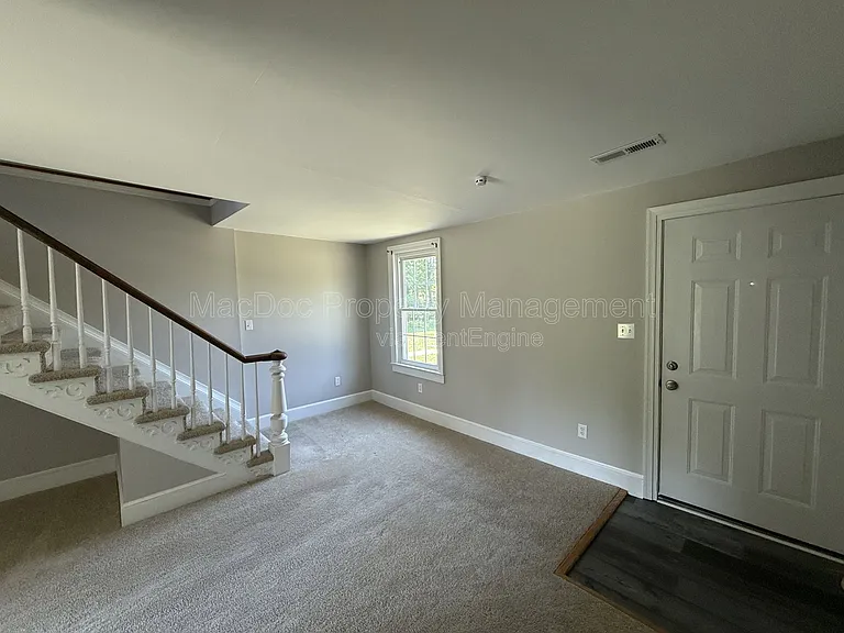 210 Milford St #B — Photo 4