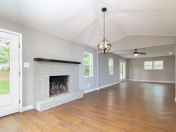 4th image of 3104 Clairmont Ave