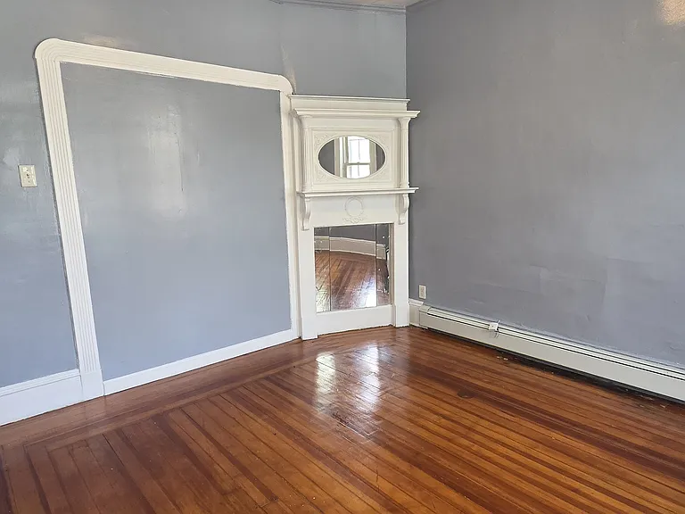 541 Bennington St #1 — Photo 9