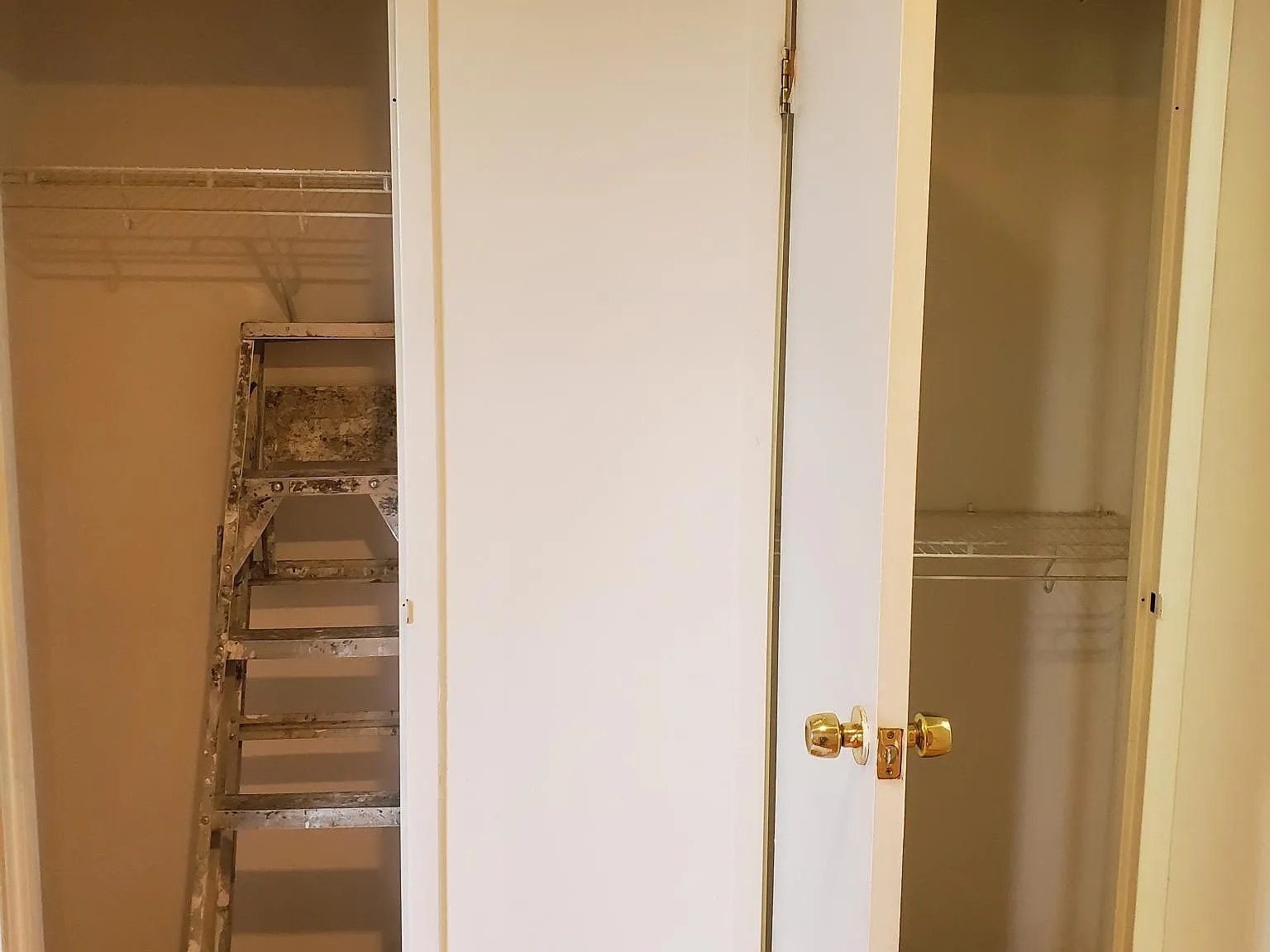 3030 Emmons Ave — Photo 4