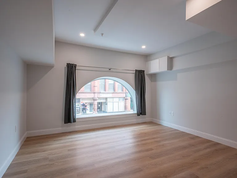 146 Main St #201 — Photo 8