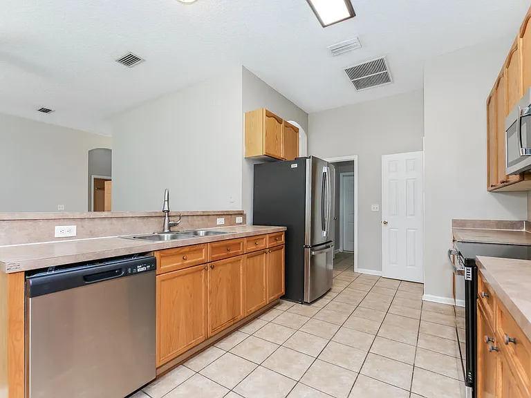 667 Bonaparte Dr — Photo 8