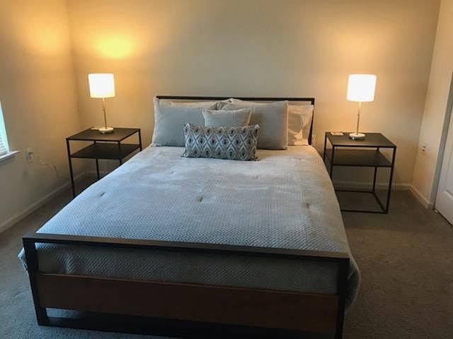 1st image of 220 Lynden Glen Dr #18-202